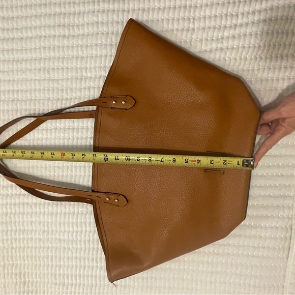 Liz Claiborne Marina Tote Bag Maple Large Purse . Pre-owned. See pictures. - Picture 9 of 13